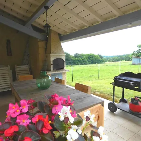 بيت للعطل Paloumat